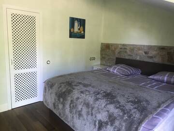 Фото номера Двухместный номер Делюкс с 1 кроватью и балконом Отель Divas Upes mini SPA г. Кокнесе 2